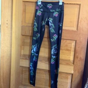 Fantastic flower print Lululemon leggings size 2
